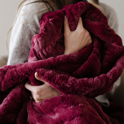 PATTERNED FAUX FUR THROW BLANKETS